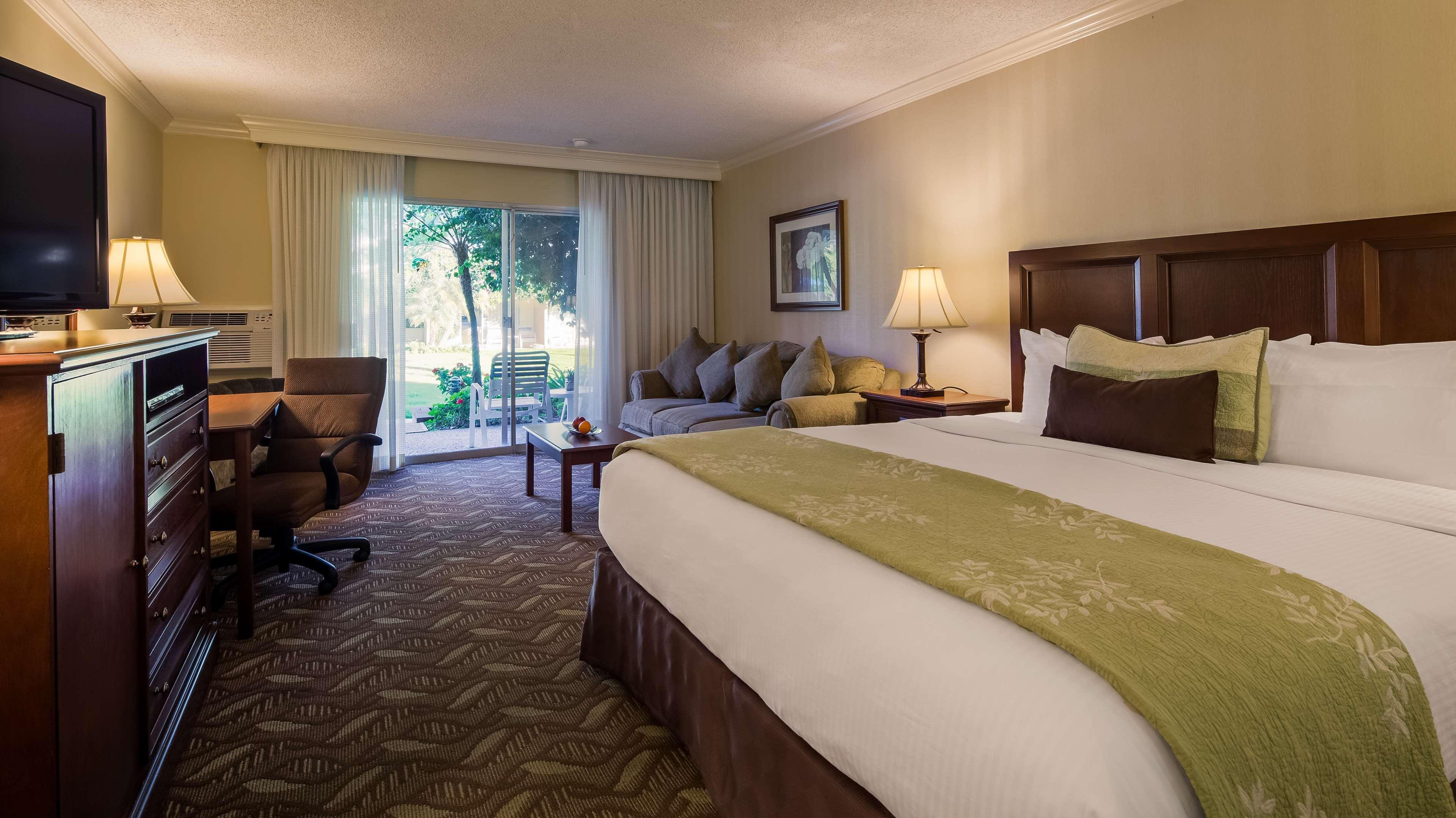 Best Western Plus Pepper Tree Inn Santa Barbara Exterior photo