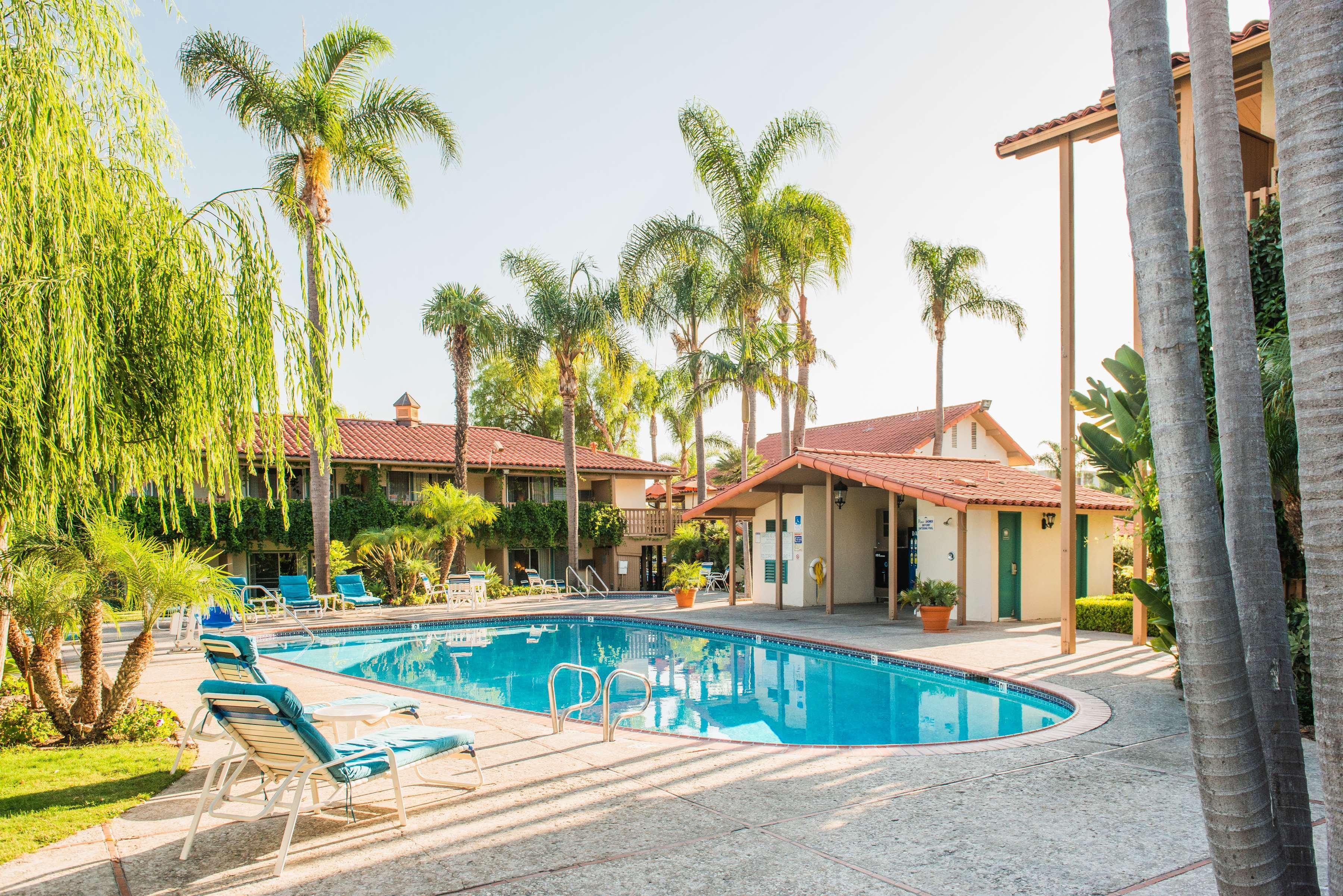 Best Western Plus Pepper Tree Inn Santa Barbara Exterior photo