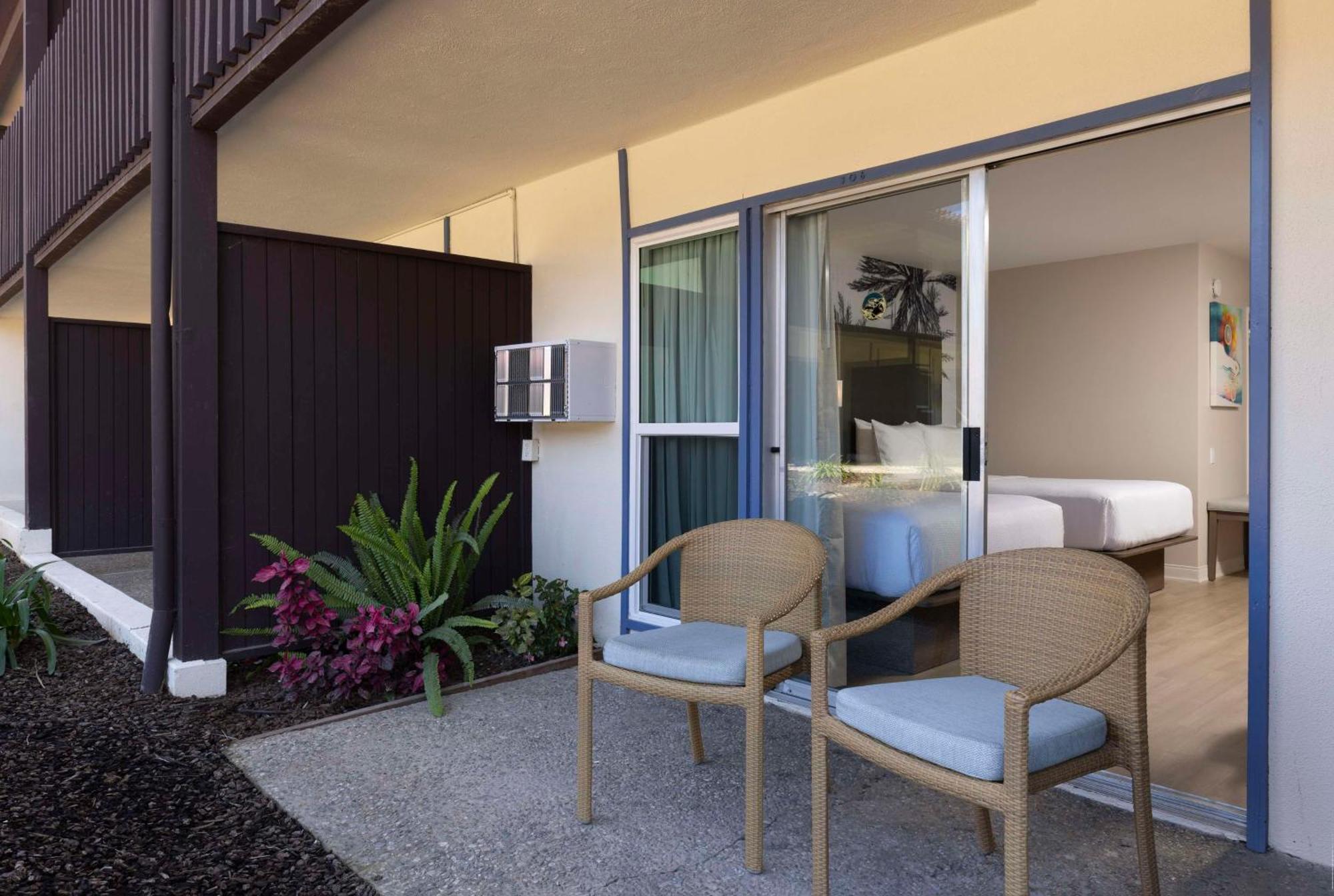 Best Western Plus Pepper Tree Inn Santa Barbara Exterior photo