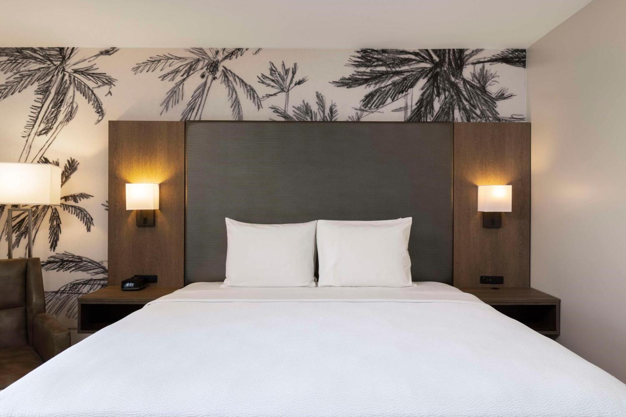 Best Western Plus Pepper Tree Inn Santa Barbara Exterior photo