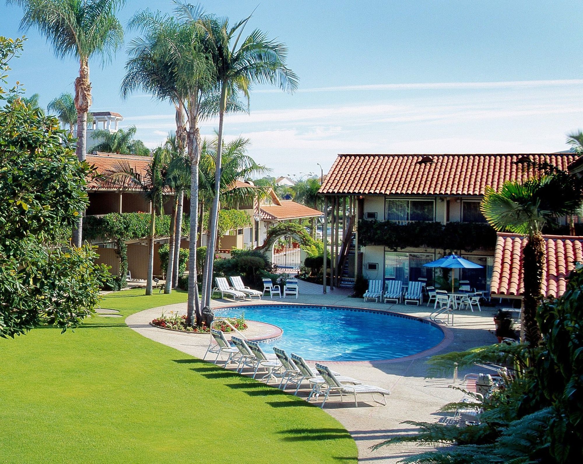 Best Western Plus Pepper Tree Inn Santa Barbara Exterior photo